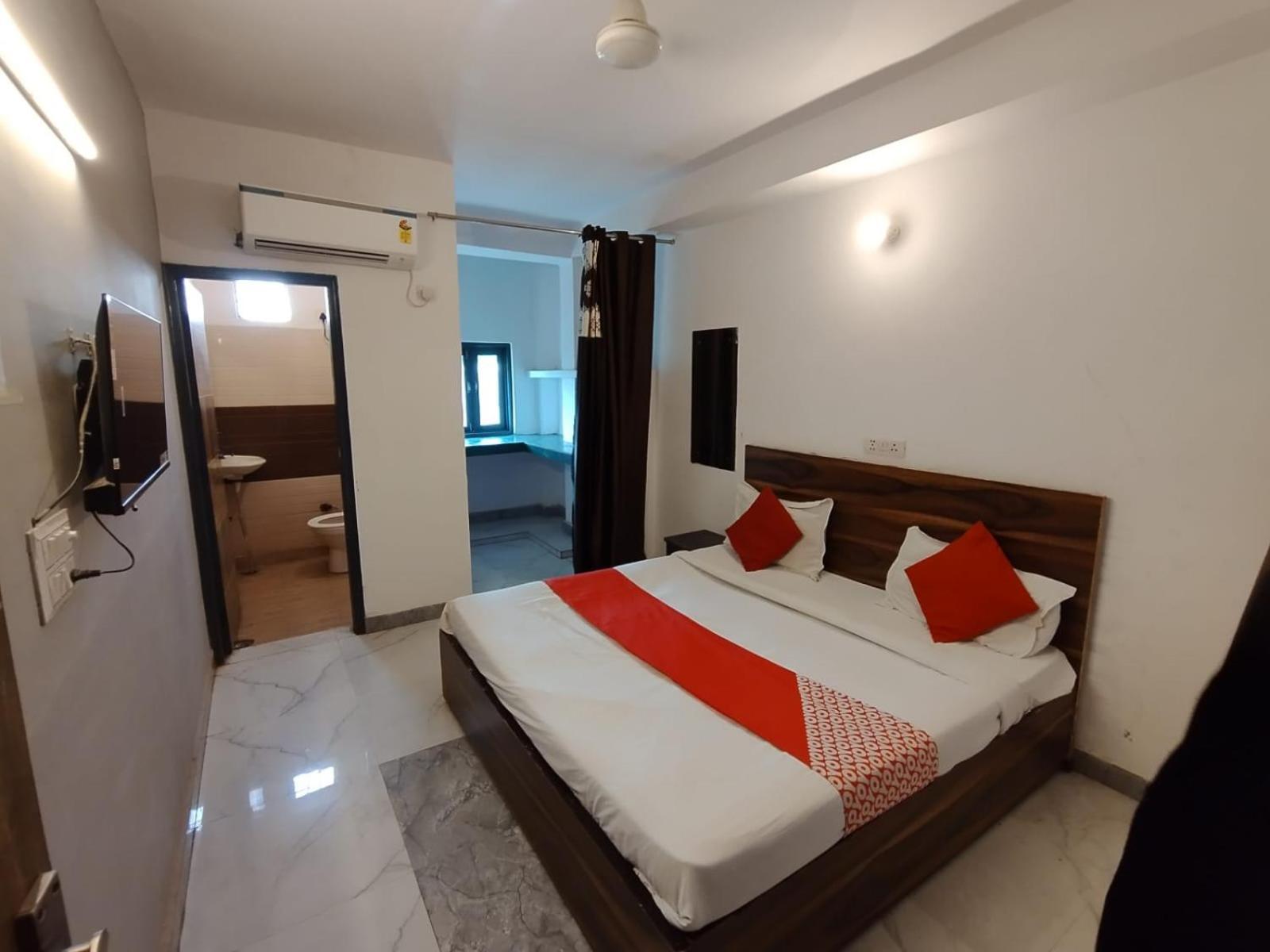 New Signature Village New Delhi Exteriör bild
